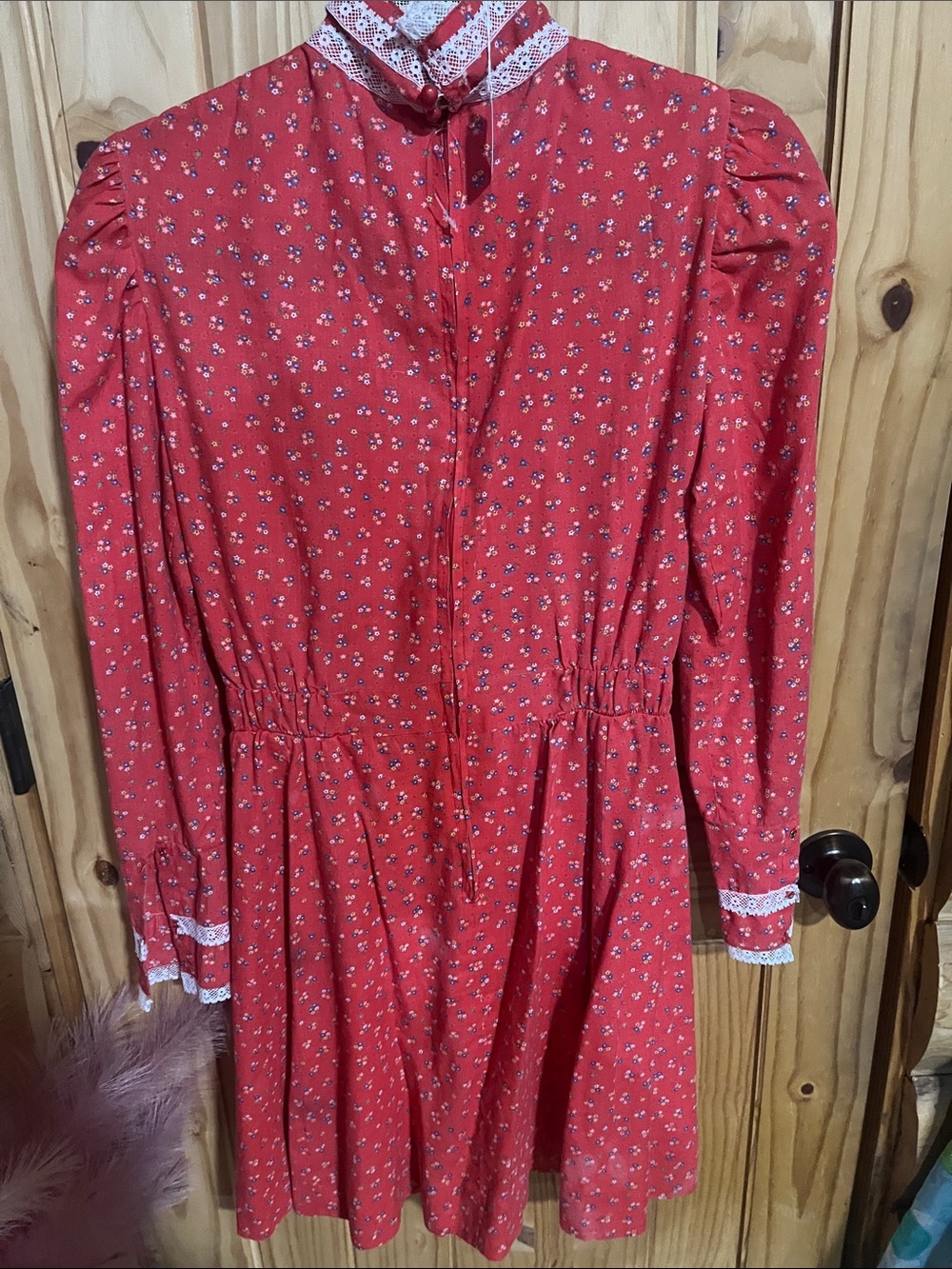 Handmade Vintage-Inspired Red Floral Long-Sleeve Mini Dress - Picture 4 of 4